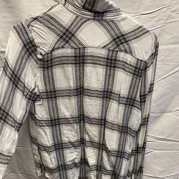 Maurices white flannel - Picture 2 of 2